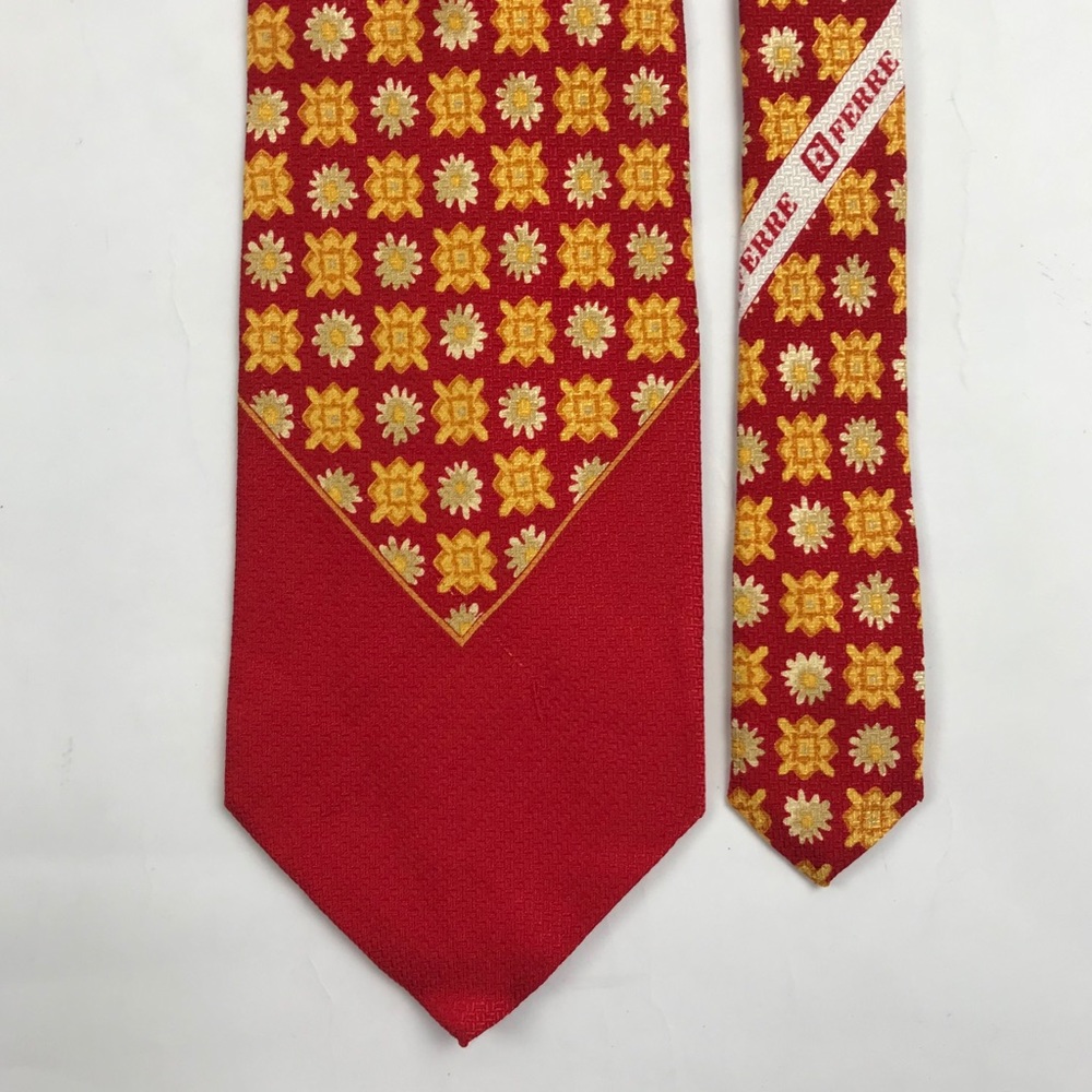Farentino Ferre Italian Silk Red Floral Tie